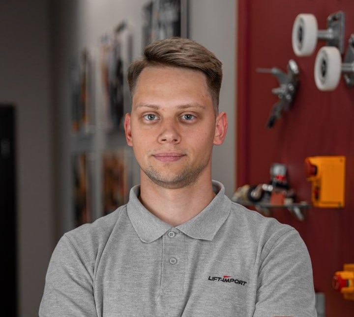 Артем Заховаев